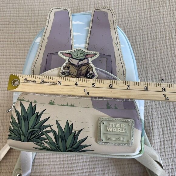 Star Wars Loungefly Mini Backpack Mandalorian Grogu Glow in the Dark Travel NEW - Picture 14 of 16